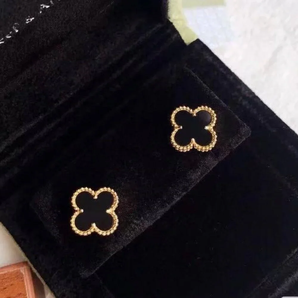 Van Cleef & Arpels Black Onyx Earrings - Picture 5 of 5